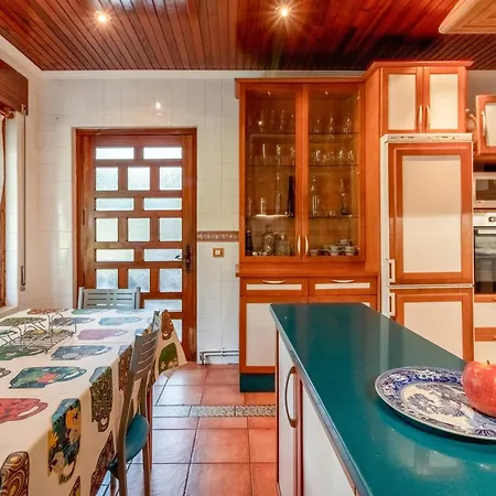Holiday home Con Gran Jardin Y Piscina La Cavada