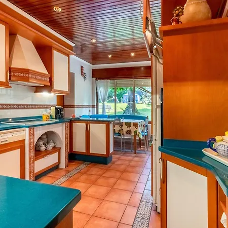 Holiday home Con Gran Jardin Y Piscina *