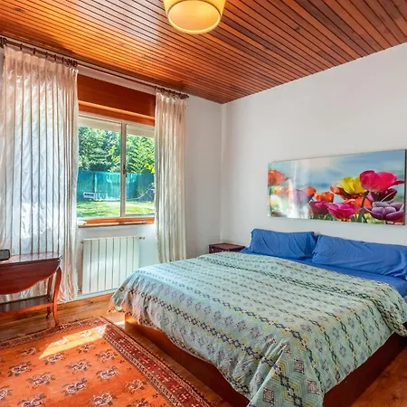 Holiday home Con Gran Jardin Y Piscina *
