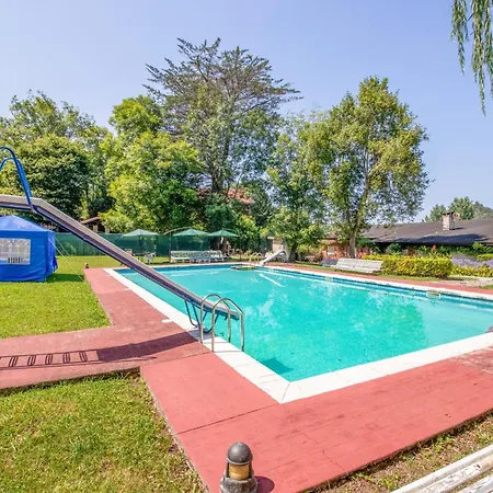 Holiday home Con Gran Jardin Y Piscina